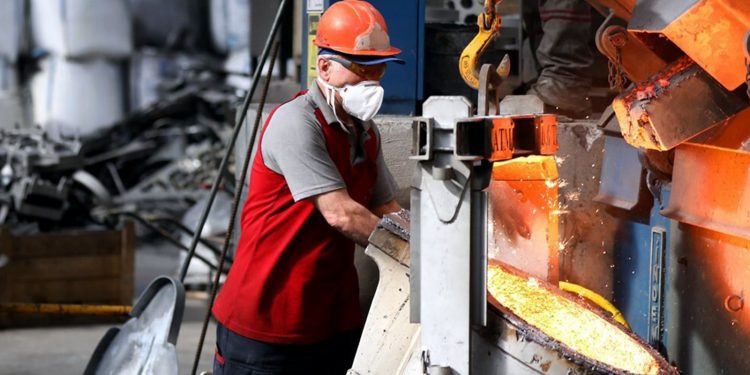 İSO: İmalat sektörü art arda ikinci ay ivme kaybetti