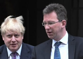 İngiltere Başbakanı Johnson'un istifasını isteyenlere hükümetin eski hukuk başdanışmanı da katıldı