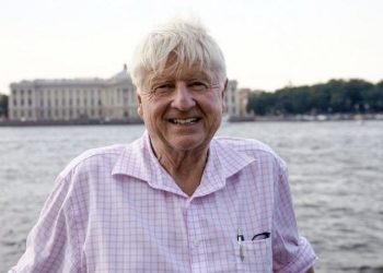 İngiltere Başbakanı Johnson'ın babası, AB ile bağını korumak için Fransız vatandaşı oldu