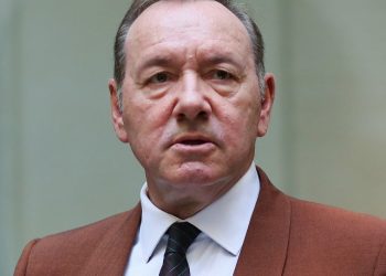 İngiltere, Kevin Spacey için resmi iade sürecini başlatabilir