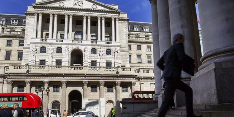 İngiltere Merkez Bankası faiz artırdı
