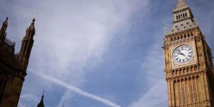 İngiltere'de Muhafazakar Partili bir milletvekili, tecavüz ve cinsel saldırı şüphesiyle tutuklandı