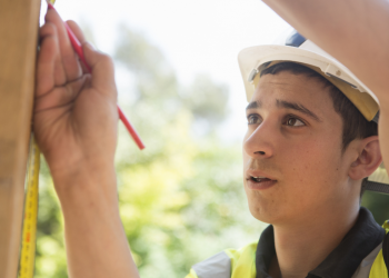 İngiltere'de ilk kez eleman aranan iş sayısı, işsiz sayısını geçti