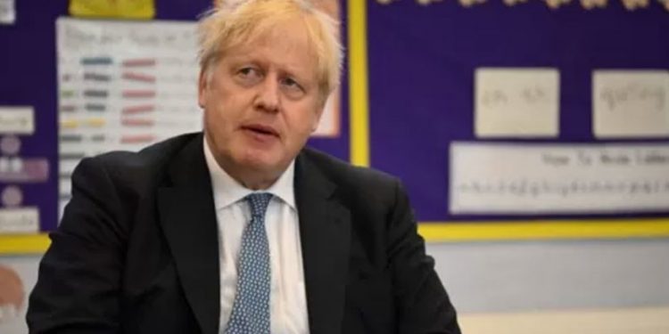 İngiltere'de yerel seçimler: Muhafazakar Parti birçok belediyede yüzlerce sandalye kaybetti