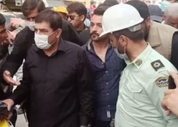 İran'da çöken binada can kaybı 24'e çıktı, birçok ilde protesto gösterileri sürüyor