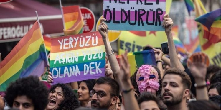 İstanbul Onur Yürüyüşü davası 23 Aralık'a ertelendi