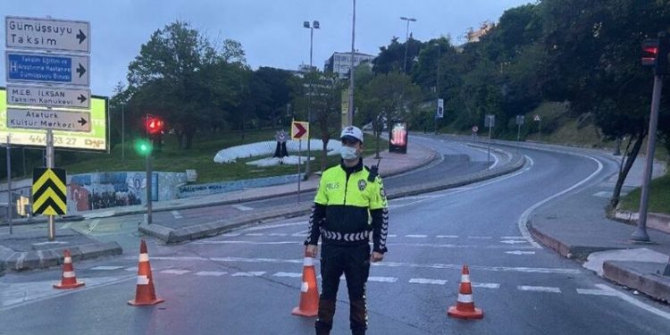 İstanbul’da bazı yollar trafiğe kapatıldı