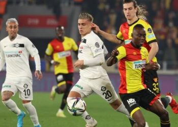 İzmir futbolunda 18 yıl sonra tarih tekerrür etti