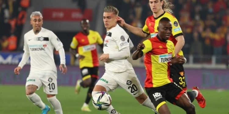 İzmir futbolunda 18 yıl sonra tarih tekerrür etti