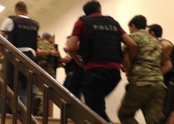 İzmir merkezli 26 ilde TSK'ya operasyon: 60 gözaltı kararı