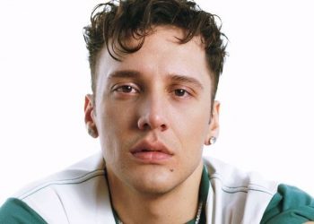 Şarkıcı Edis'ten müzik yasağına tepki: Ne hissettirdiğiniz asla unutulmayacak