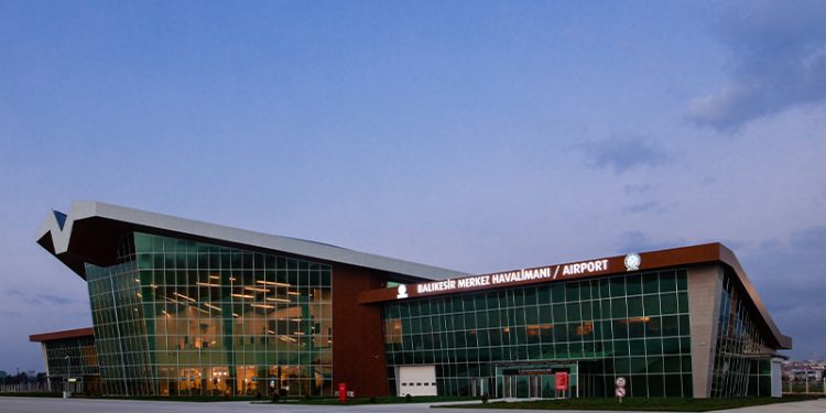 ‘Balıkesir Havalimanı’na iki yıldır uçak inmedi’