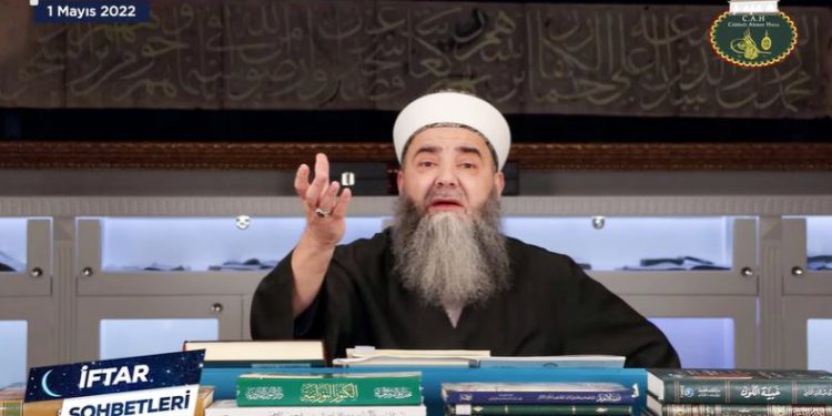 ‘Cübbeli Ahmet’, HDP’ye oy verenlere lanet yağdırdı: Acilen vatandaşlıktan çıkarılmaları lazım