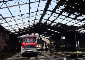 ‘Kuşum kaçtı’ diyerek eski eşinin çalıştığı fabrikayı yaktı 