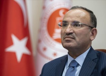 &lsquo;Tweet atmak değil, yazılanlar su&ccedil;&rsquo; diyen Bozdağ&rsquo;a: "Ne kadar g&uuml;l&uuml;n&ccedil;s&uuml;n Sayın Bakan"