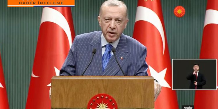 ‘Ucuz’ kredi gerçeği: Rejimin attığı her adım, vatandaşı daha da fakirleştiriyor