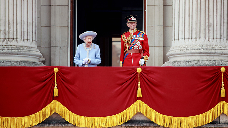 İngiltere Kraliçesi II Elizabeth, St Paul Katedrali'ndeki Şükran Günü ayinine katılmayacak