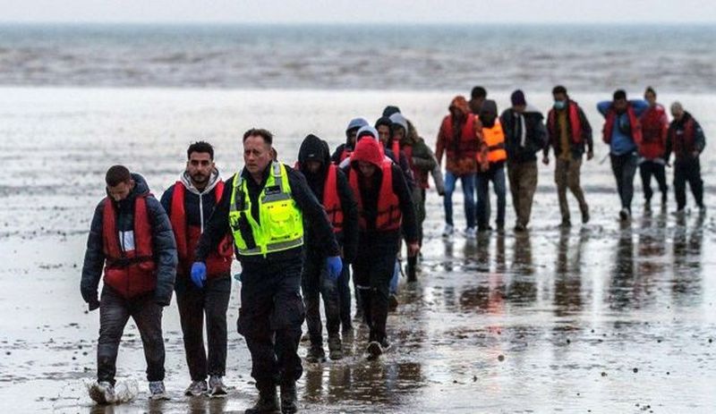 İngiltere'nin Ruanda'ya göndermeyi planladığı sığınmacılar açlık grevine başladı