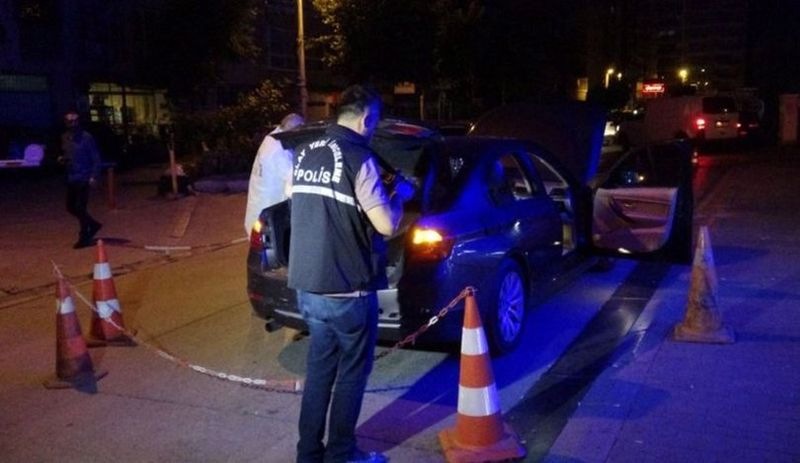 İzmir'de polis ekibine silahlı saldırı: 1'i polis 2 yaralı