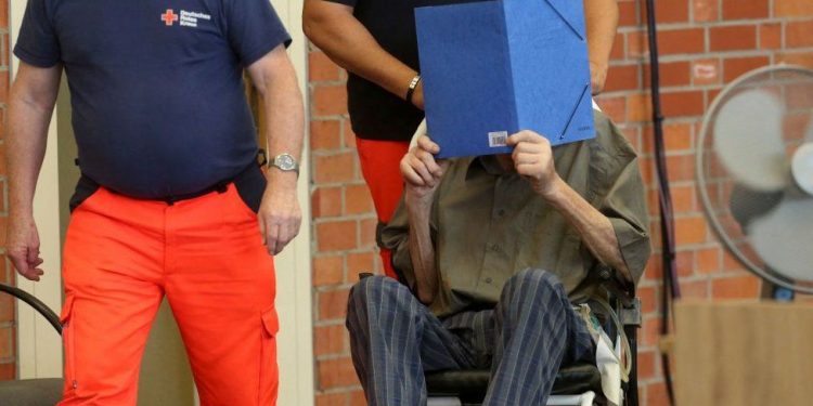 101 yaşındaki eski Nazi gardiyanına 5 yıl hapis cezası verildi