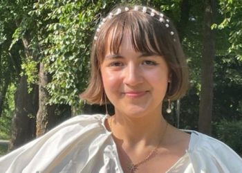 4 yıl &ouml;nce geldiği Almanya&rsquo;da okul birincisi oldu