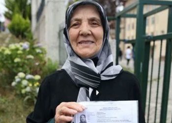 84 yaşında üniversite sınavına girdi