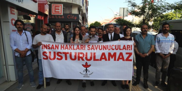 9 yıl önce çekilen fotoğraf tutuklanma gerekçesi sayıldı