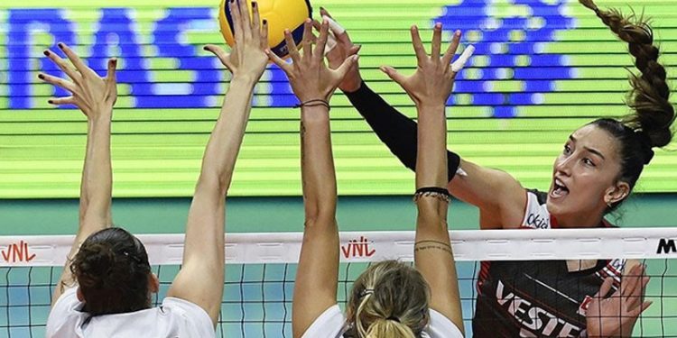 A Milli Kadın Voleybol Takımı, Almanya'yı 3-0 mağlup etti
