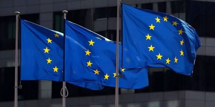 AB, Suriye hükümetine yönelik yaptırımları uzattı