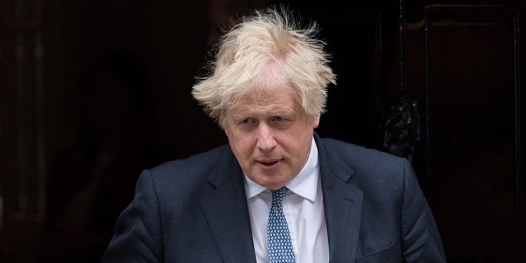 AB ve Britanya arasında Kuzey İrlanda gerilimi: Johnson hükûmeti uluslararası hukuku ihlalle suçlanıyor
