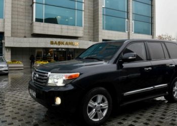 ABB, G&ouml;k&ccedil;ek&rsquo;in kullandığı l&uuml;ks arabayı canlı yayında satacak