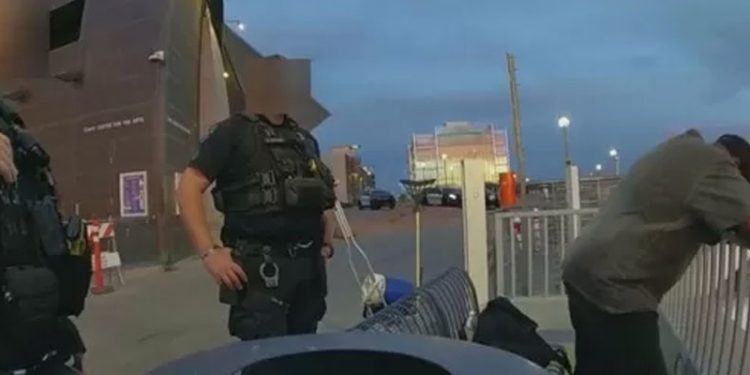 ABD polisi gölde boğulan adamı kurtarmadı