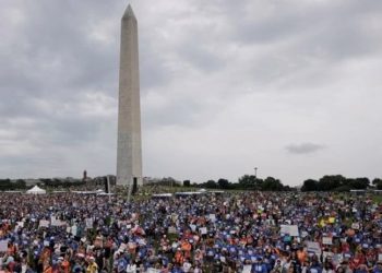 ABD'de binlerce kişi silahlanmaya karşı yürüdü