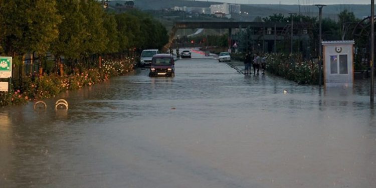 AFAD'dan 9 il için sel ve su baskını uyarısı