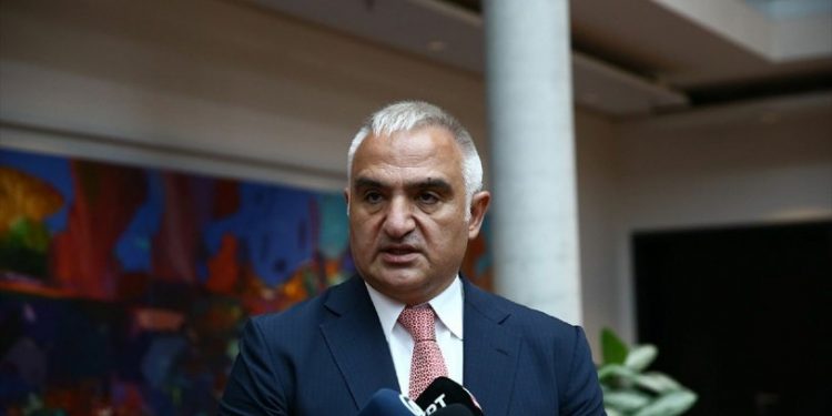 AKP'den Yunanistan çatlağı mı? Erdoğan, resti çekti ama... Kültür Bakanı Yunan adalarına tur düzenliyor