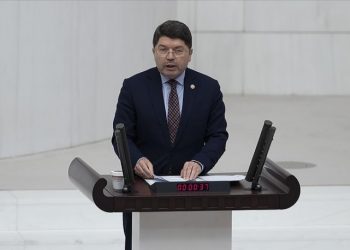 AKP'li vekil 'Ek bütçe'yi böyle savundu: 'Milletimizin refahı için aktarılacak'