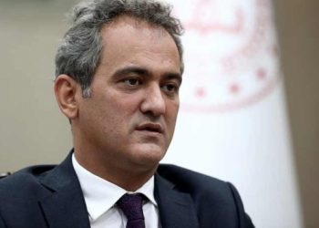 AKP'li vekiller ve Bakan &Ouml;zer arasında '&uuml;slup' tartışması: Vekiller salonu terk etti