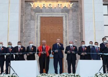 AKP'nin yargı paketine de giren 'sansür' isteğine hukukçu Erkan'dan tepki: Hedef muhalif basın