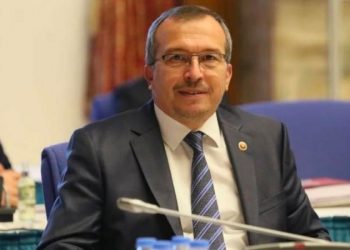 AKP’li Aydemir: Memur maaşlarının da yükü var