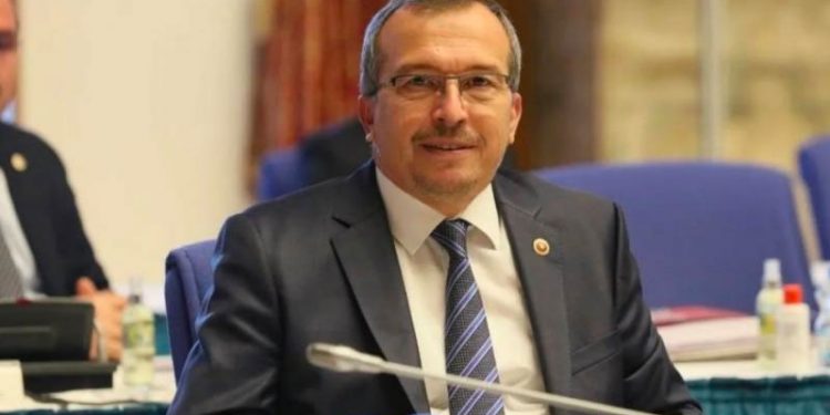 AKP’li Aydemir: Memur maaşlarının da yükü var