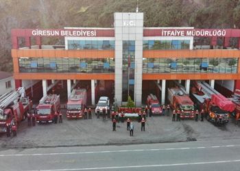 AKP’li başkan fazla mesai ücretlerini isteyen itfaiyecileri çöpçü yaptı