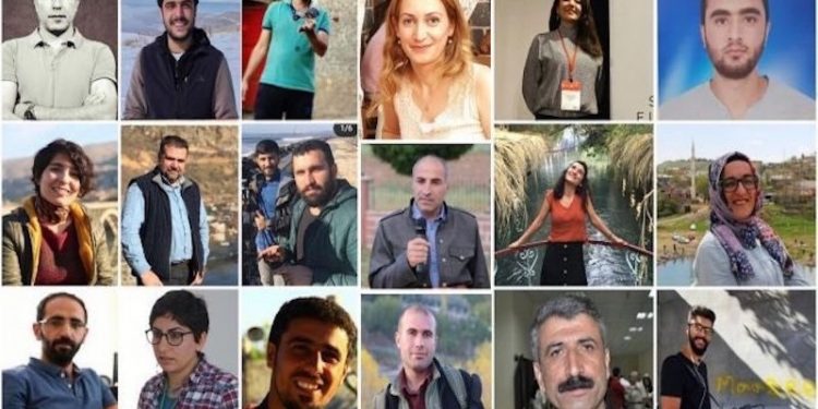 Adliyede saatlerce kelepçeli bekletilen gazetecilerin gözaltı süreleri 4 gün uzatıldı