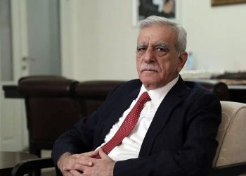 Ahmet Türk’ten gazetecilerin tutuklanmasına tepki: Kürt medyası susturulmak isteniyor