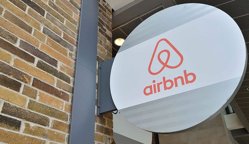 Airbnb ev partilerini kalıcı olarak yasakladı