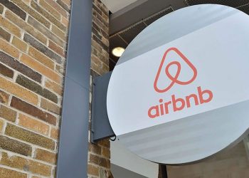 Airbnb ev partilerini kalıcı olarak yasakladı