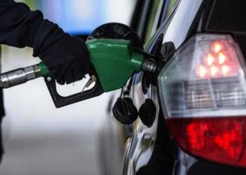 Akaryakıta yarın gece 'dev zam' gelmesi bekleniyor