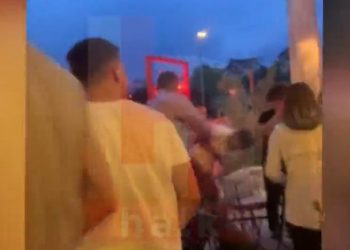 Akran kavgasında AKP MKYK üyesinin eşi ve iki adamı çocukları dövdü