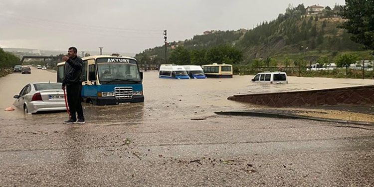 Akyurt'ta sel nedeniyle 2 kişi yaşamını yitirdi