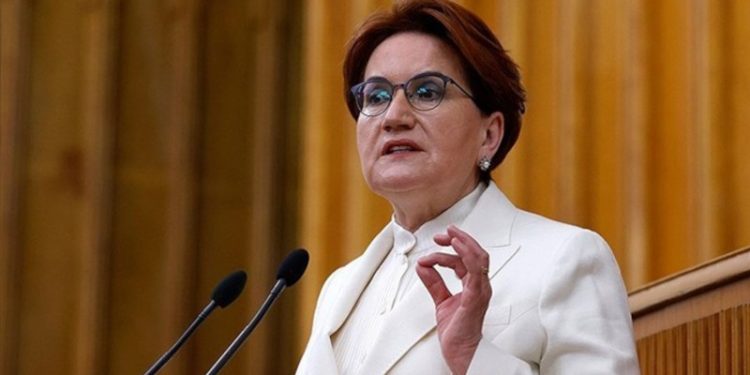 Akşener'den Erdoğan'a: Böyle saçmalamaya devam et...