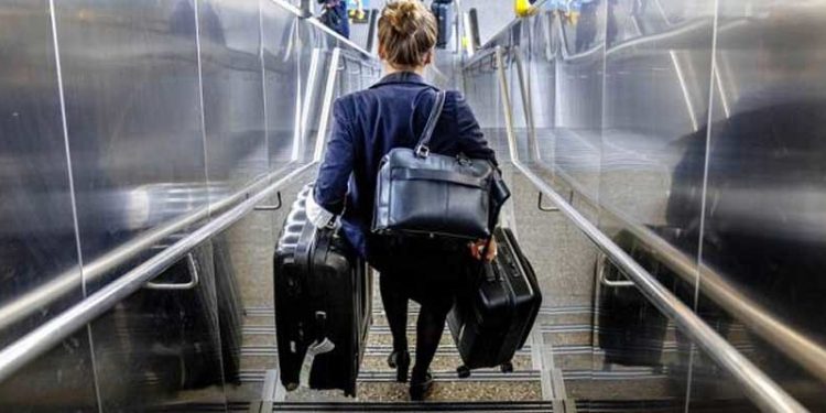 Almanya havalimanlarında yoğunluğu çözmek için Türk çalışanlara yöneldi